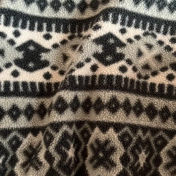 Aztec patterned pullover - Picture 2 of 2